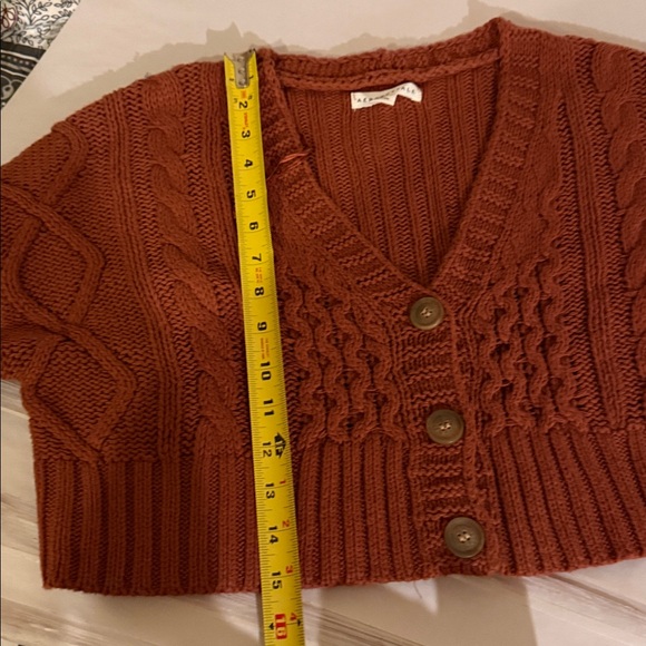 Woman’s Cable Knit Button-Up 2PC Cropped Sweater - Rust Size Small - Picture 13 of 14
